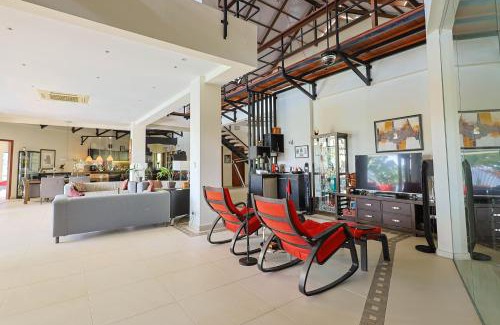 Kuala Teriang Villa | The Diamond Villa, Pool & Jacuzzi with Panoramic Views