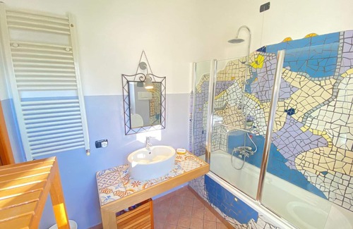Trezzano Rosa Apartment | The Discography, Elegant and Spacious for Groups and Families, with Parking