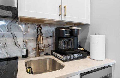 Kingman Park Apartment | The District Dwelling+New Renovation, 3 Bedroom