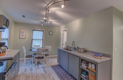 Fackler House | The Dogwood Cottage on Lake Guntersville