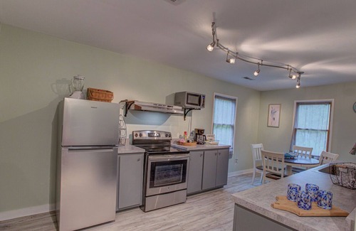 Fackler House | The Dogwood Cottage on Lake Guntersville