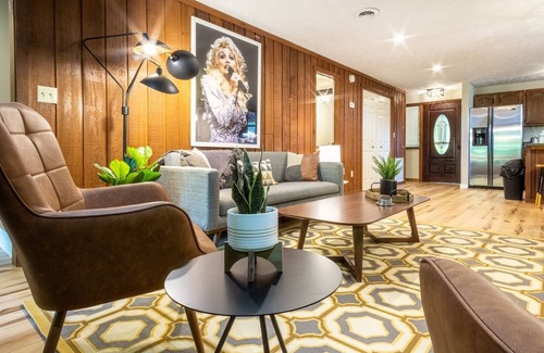Caton House | THE DOGWOOD @ DOLLYS DRIVE * Wifi Grill Woods Mtns
