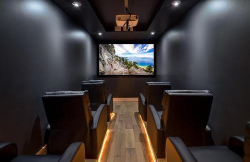 Lake Forest House | The Dollar Point Villa