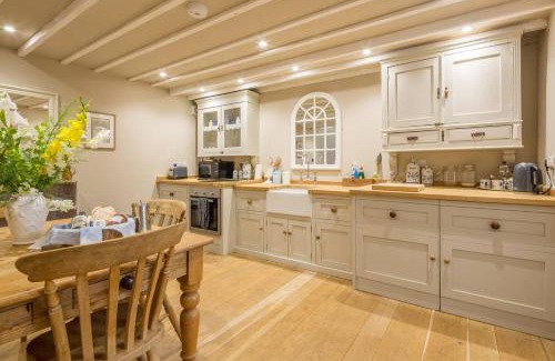 Baldock House | The Domek
