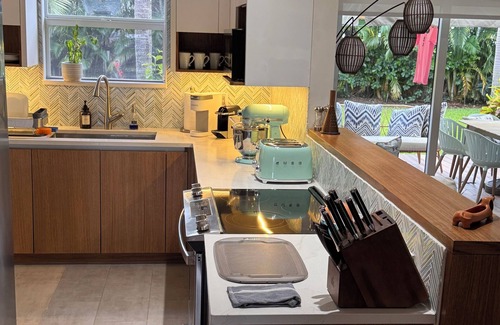 Southside House | The Dove. West Palm Beach’s Tranquil Elegant Oasis, in SoSo