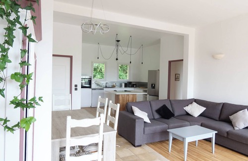 Lantenay Villa | The Dovecote terrace