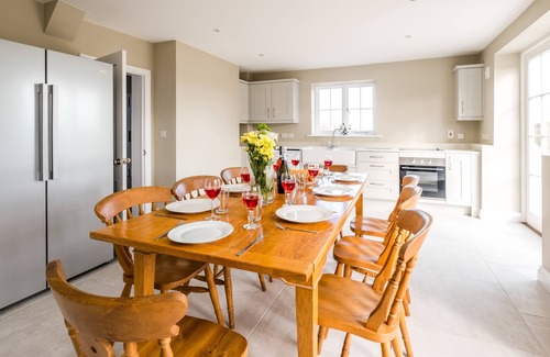 Leiston Cottage | The Dower House - sleeps 8 guests in 4 bedrooms
