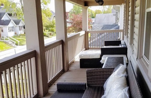 Near Eastside Apartment | The Downtown Apt! 10min from Convention Center