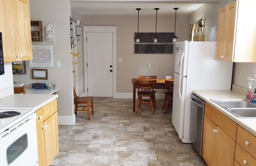 Rockville House | The Dragonfly Guest House, 3 Bedroom, 3 Bath, sleeps 8