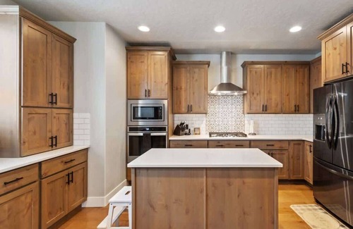 Meridian House | The Dream Home | 5 bedroom | Meridian ID HOT TUB