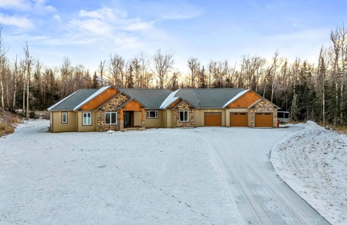 Wasilla Apartment | The Dreamland House - Central, Stylish, Spacious