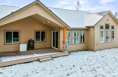 Wasilla Apartment | The Dreamland House - Central, Stylish, Spacious