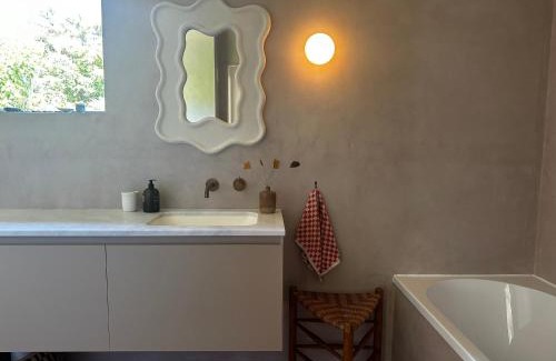 Coromandel House | The Driving Creek Cottage
