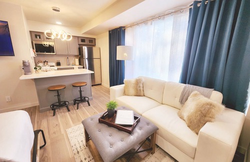 Greenhills Apartment | The Drummond Luxury Hotel