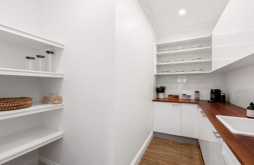 Murarrie House | The Duchess - Luxury Brisbane Holiday Home. Family & Pet friendly with Pool