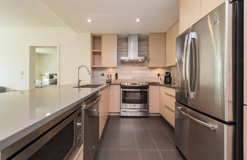 James Bay Condo | The Duet Executive Suite minutes from Victoria Inner Harbour, BC Legislature…
