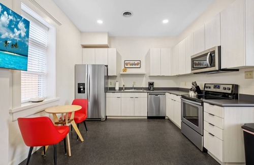 East Market District Condo | The Duet - Sleeps 8/Stay NULU Marketplace