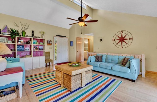 Moneta House | The Dugout