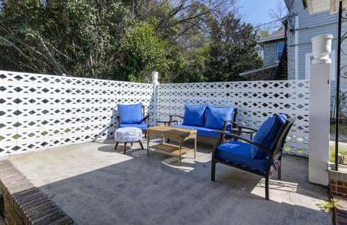 Eau Claire House | The Duke - Pet Friendly