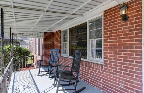 Eau Claire House | The Duke - Pet Friendly