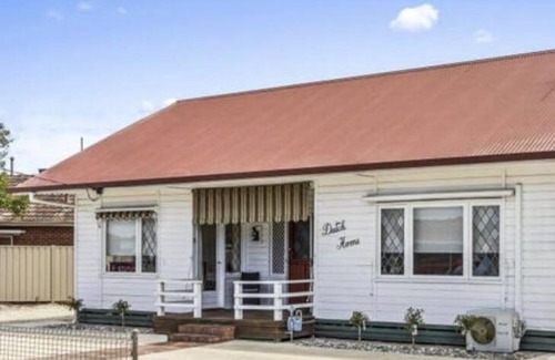Shepparton House | The Dutch House