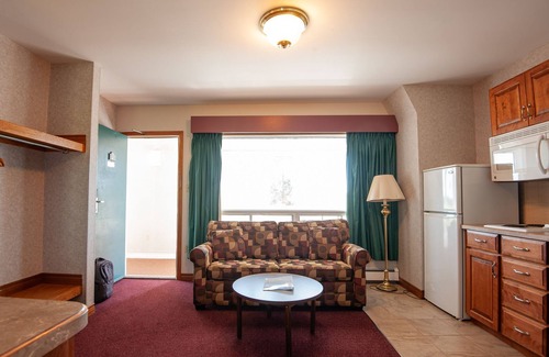 North River Hotel | The Dutch Inn