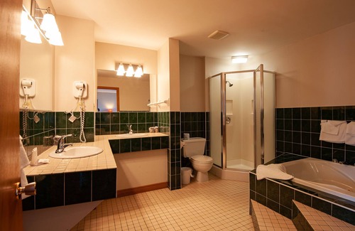 North River Hotel | The Dutch Inn