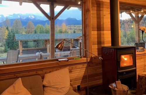 Moricetown Cabin | The Dutch Treat - L.D.R.