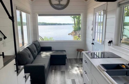 Bellevue Cabin | The Eagle's View - Tiny Home 4