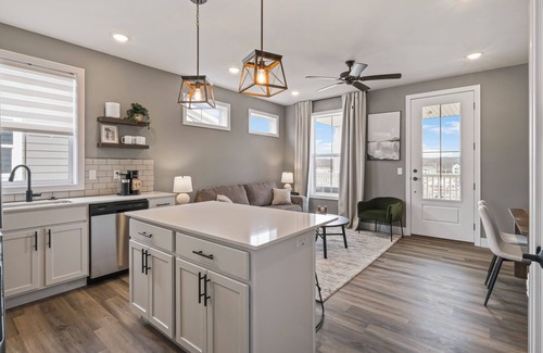 Ottawa Condo | The Eagle`s Watch | 1 Bed, 1 Bath