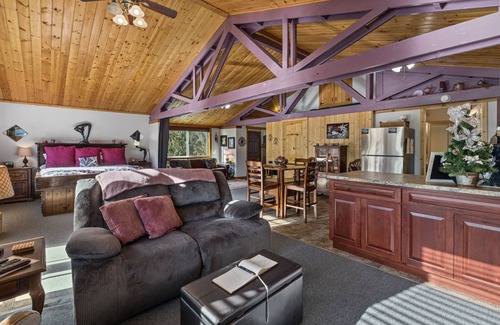 Gold Bar Apartment | The Eagles Perch- views and adventure all around