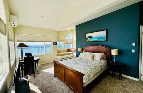 Pender Island Bed & Breakfast | The East Room - Sahhali On The Bluffs