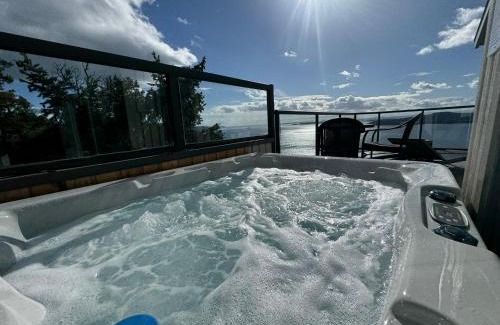 Pender Island Bed & Breakfast | The East Room - Sahhali On The Bluffs