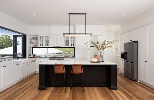 Maleny House | The Easton at Maleny - Hamptons Countryside Retreat