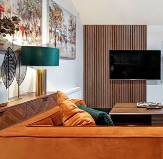 Strabane Apartment | The Eden Loft: A Stylish Retreat