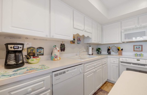 Cedar Key Condo | The Egret Condo: B202 is a vacation rental condo with a waterfront bayside view, a pool & more.
