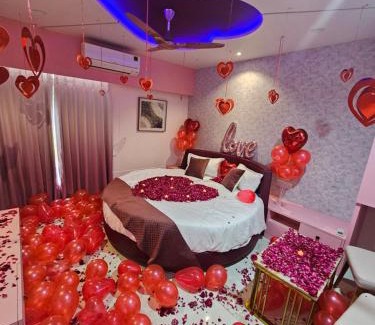 Gandhinagar Hotel | The Eiffel Hotel & Banquet