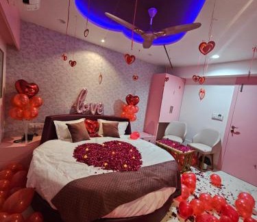 Gandhinagar Hotel | The Eiffel Hotel & Banquet