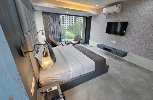 Gandhinagar Hotel | The Eiffel Hotel & Banquet