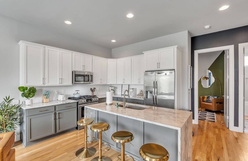 Haynes Area House | The Electric Cowboy – Chic Boho Townhome for 12! Easy Access to