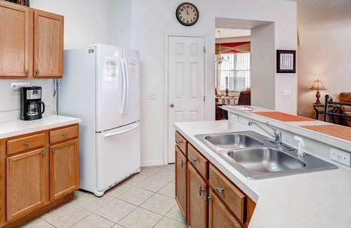 Windwood Bay House | The Elegant and spacious Sunseekers Villa (Sleeps 10)