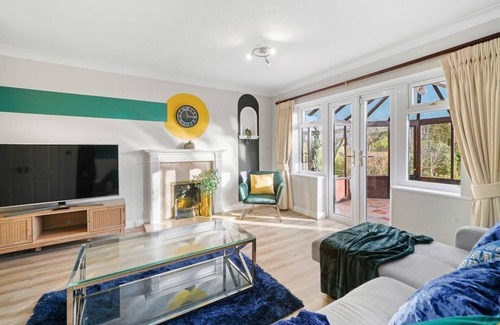 Duxford House | The Elegant Cambridge Abode Parking