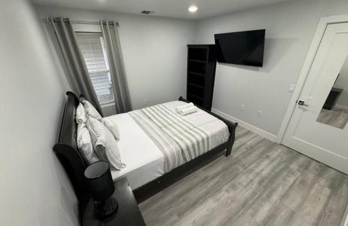 Paterson Apartment | The Elegant Suite - 2BR with Great Amenities