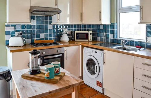 Grangetown Apartment | The Ella Fitzgerald - Modern, Central 2 BD flat.