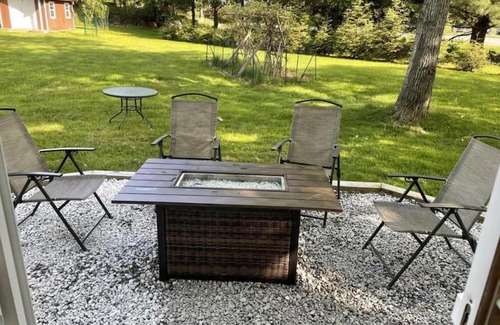 Tobyhanna Ski Chalet | The Elm Chalet NEWLY! Reno, sleeps 10, patio