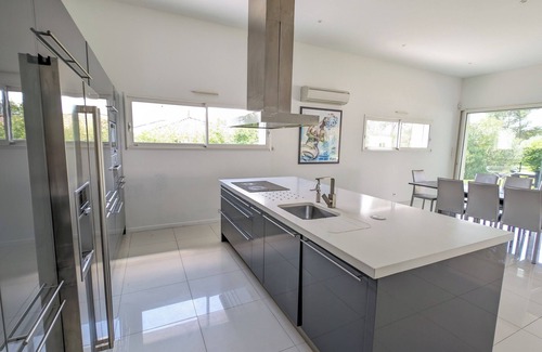 Grabels House | The Emma Luxe collection Piscine Nature clim 5 min from Montpellier