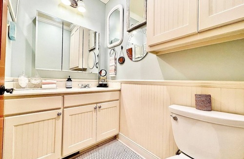 Oxford House | The Empty Nest D.Decker 10 min drive to Sq & OM