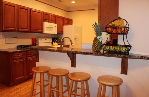 Cedar Grove House | The Enchanted Retreat (2) Luxury Home with Suite's and Jacuzzi