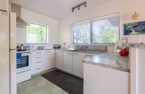 Lake Tarawera House | The Enclave | Walk to the Lake + Lake Views!