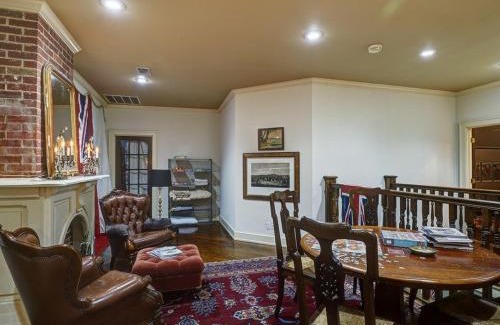 Waxahachie Bed & Breakfast | The English Merchant's Inn